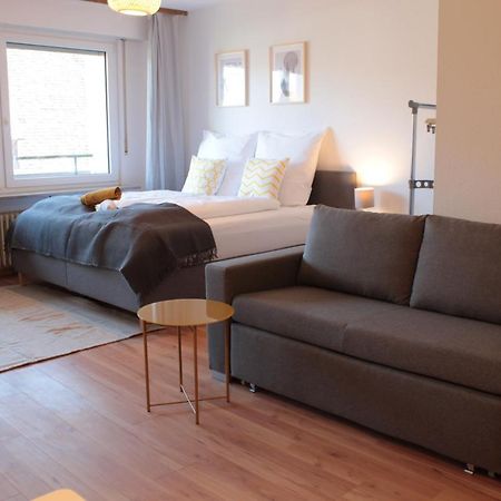 Zentral. Stylisch. Balkon & Parkplatz. Netflix Apartment ฮอลซ์การ์ลิงเกิน ภายนอก รูปภาพ