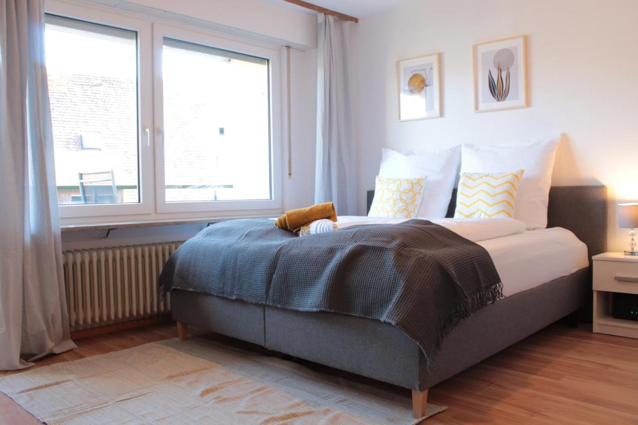Zentral. Stylisch. Balkon & Parkplatz. Netflix Apartment ฮอลซ์การ์ลิงเกิน ภายนอก รูปภาพ
